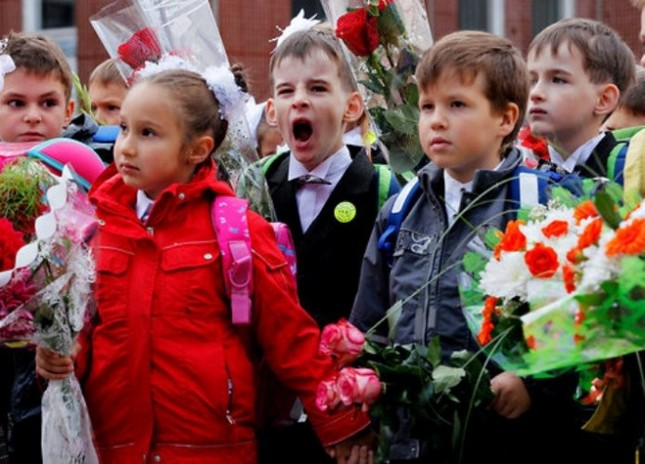 Back to school ở Nga: Diễu hành trong ngày lễ khai giảng