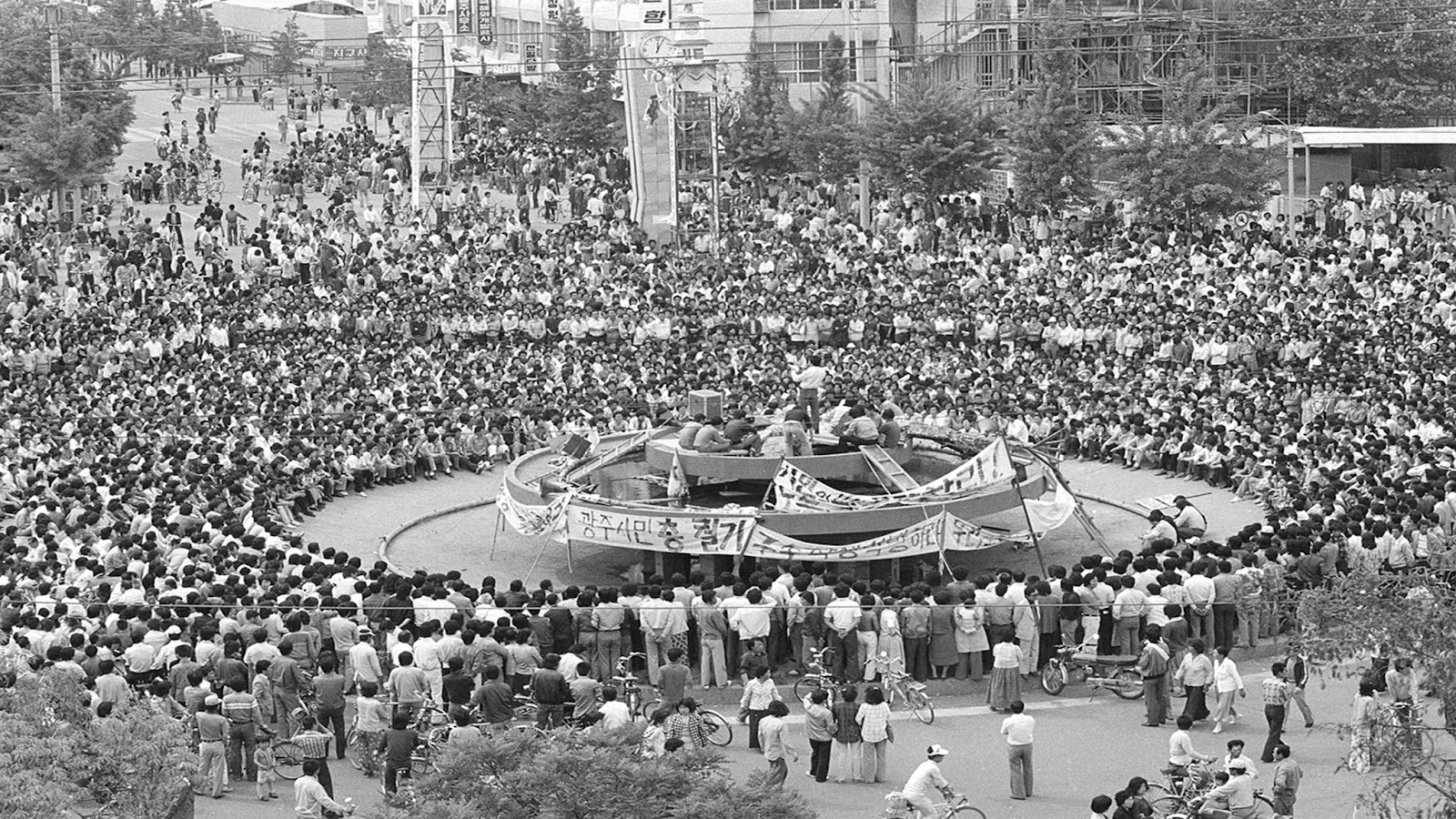 Cuộc nổi dậy Gwangju 1980 phim Tuổi trẻ của tháng năm