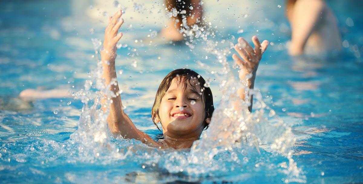 kỹ năng bơi lội - kỹ năng sống cho trẻ 10 tuổi