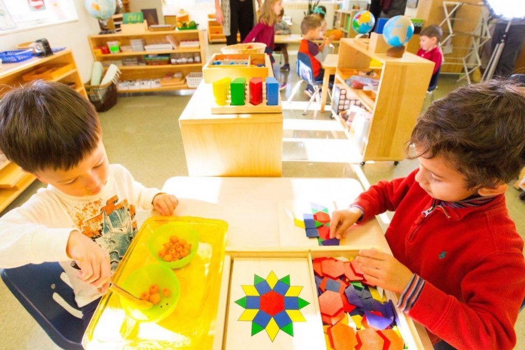 Phương pháp Montessori là gì? 